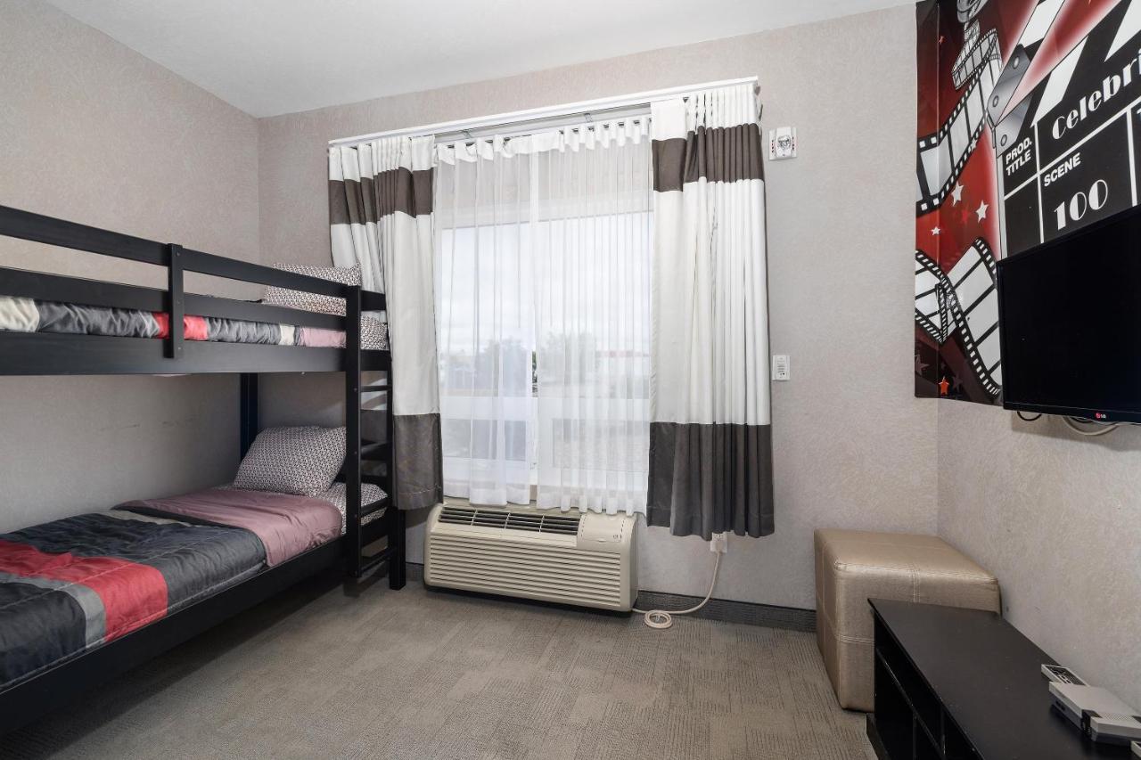 Home Inn & Suites Йорктон Экстерьер фото