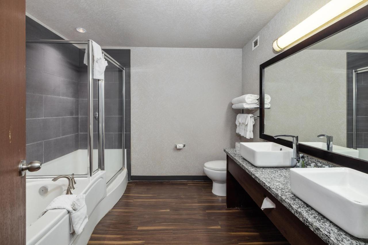 Home Inn & Suites Йорктон Экстерьер фото