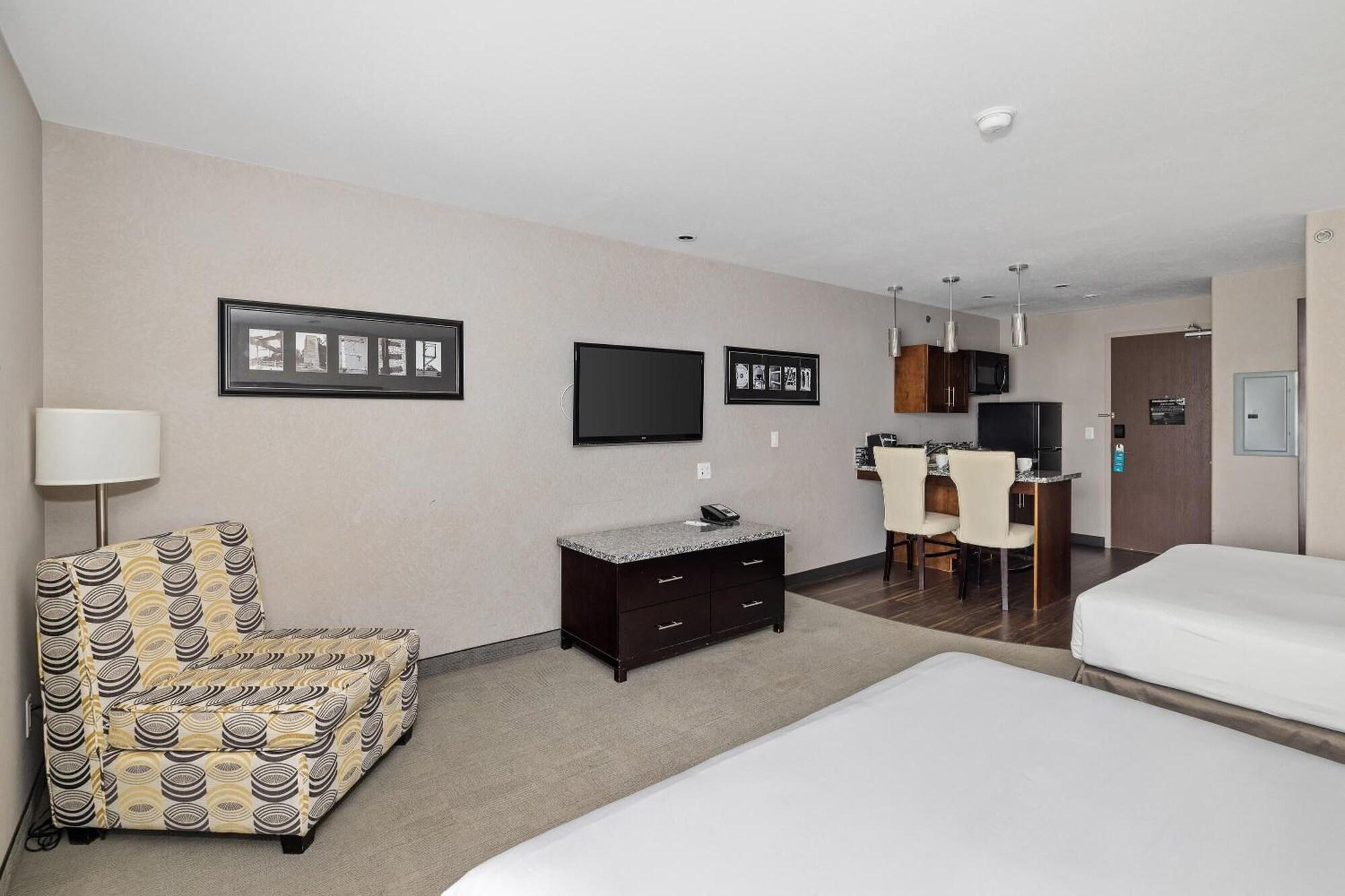Home Inn & Suites Йорктон Экстерьер фото
