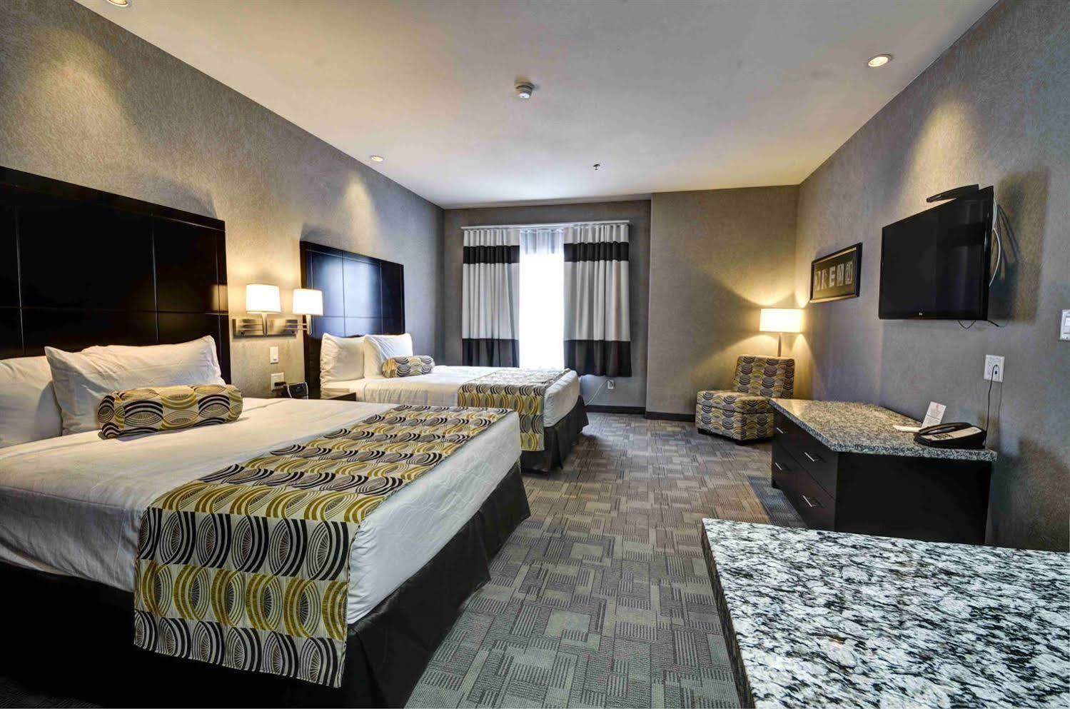 Home Inn & Suites Йорктон Экстерьер фото